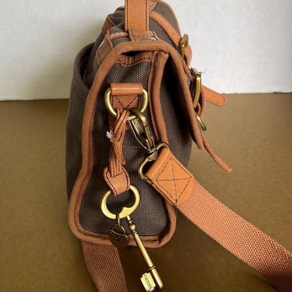 Fossil Olive Shoulder Bag - Picture 8 of 14
